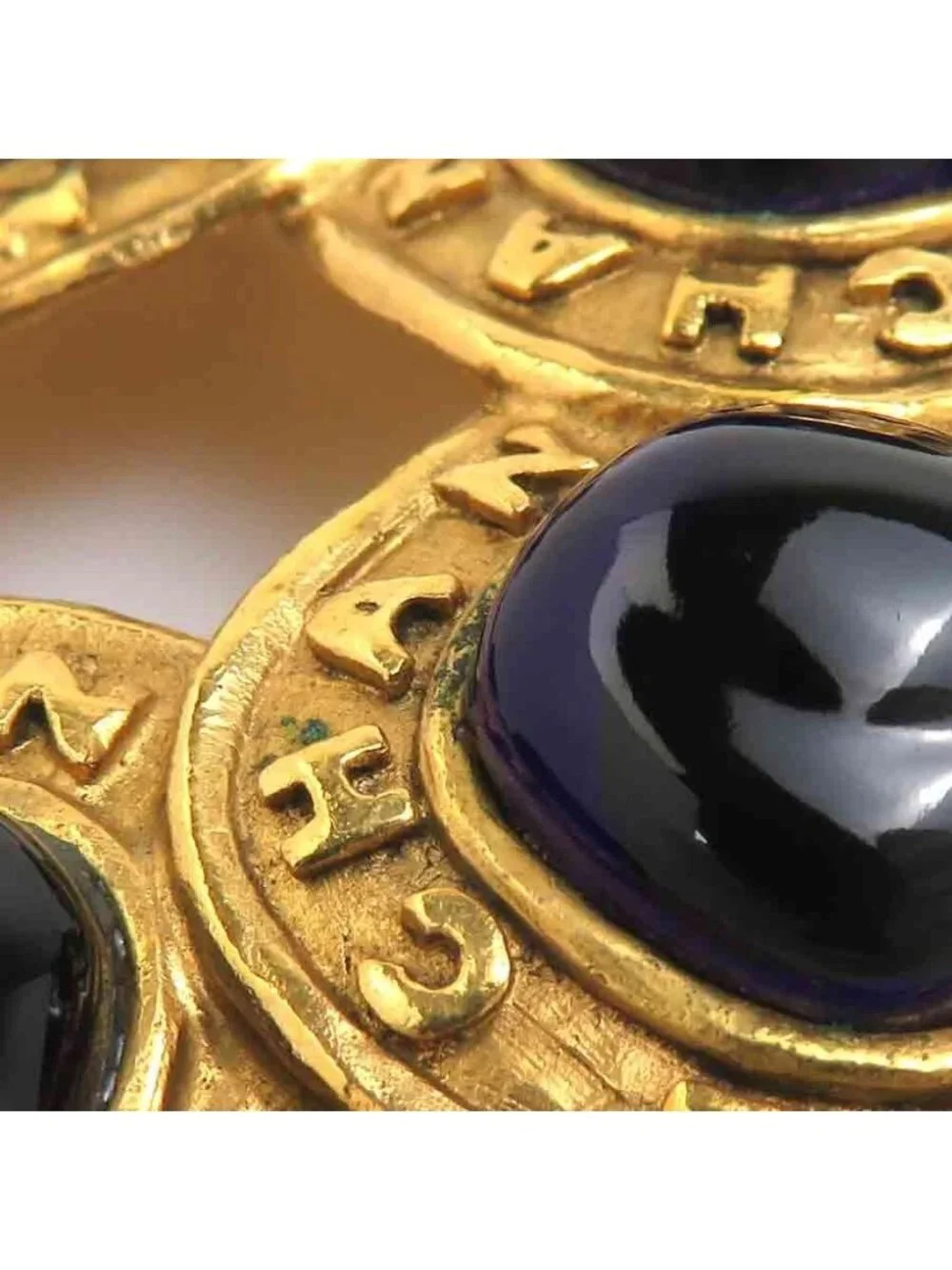 Chanel Brooch Gold